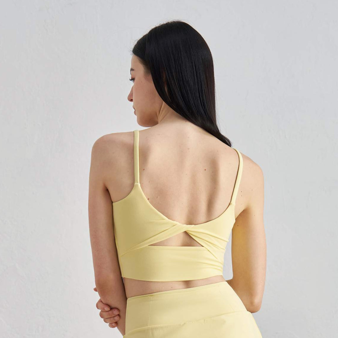 Twist-Back Strappy Sports Bra