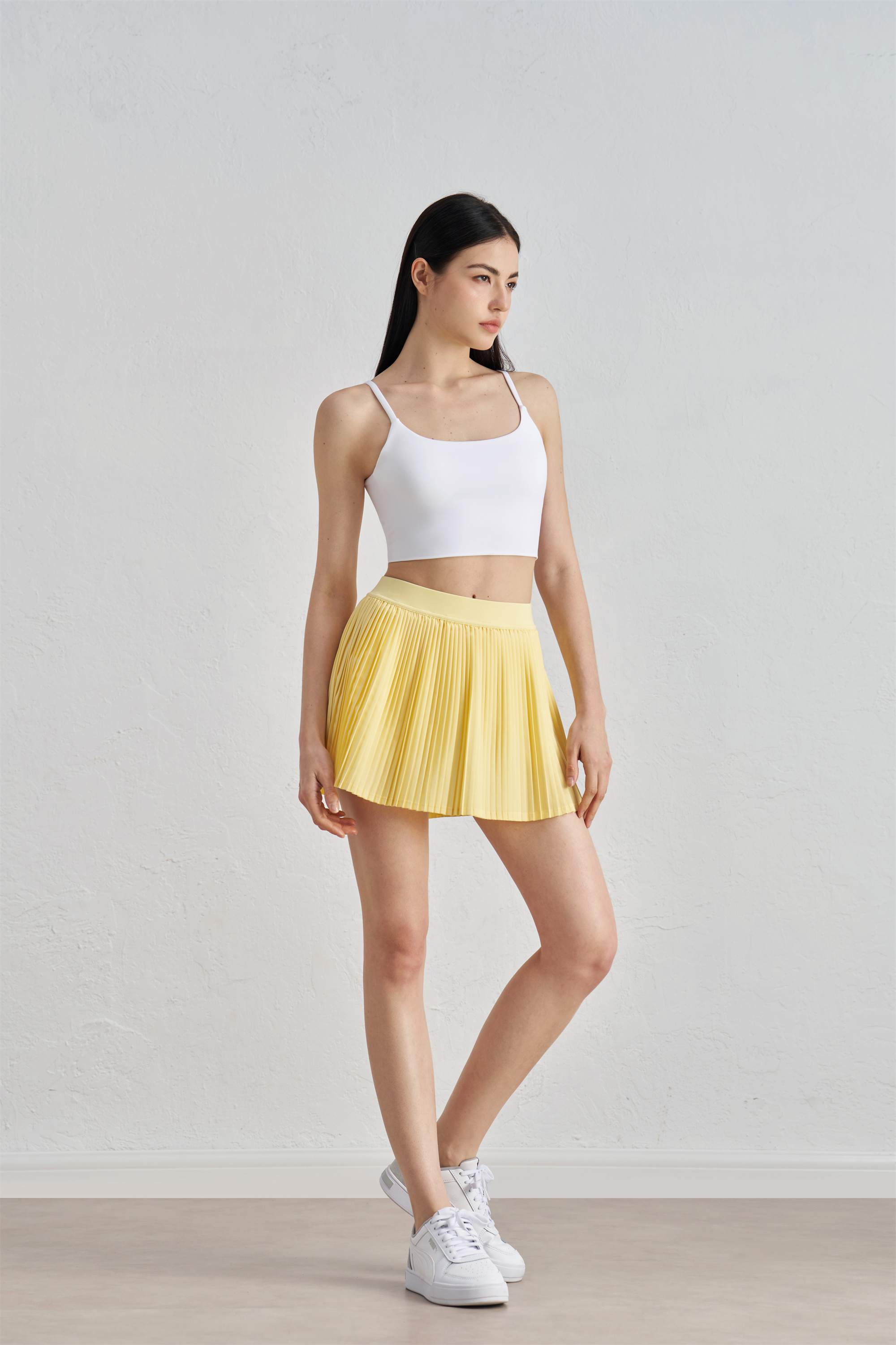 Twist-Back Strappy Sports Bra