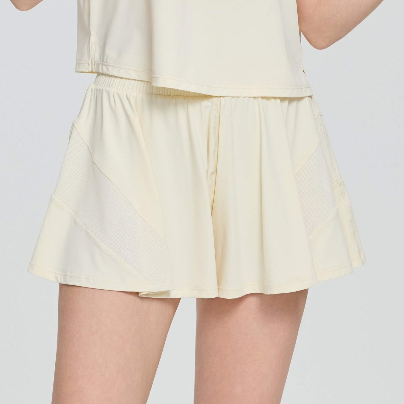 #Color_Ivory